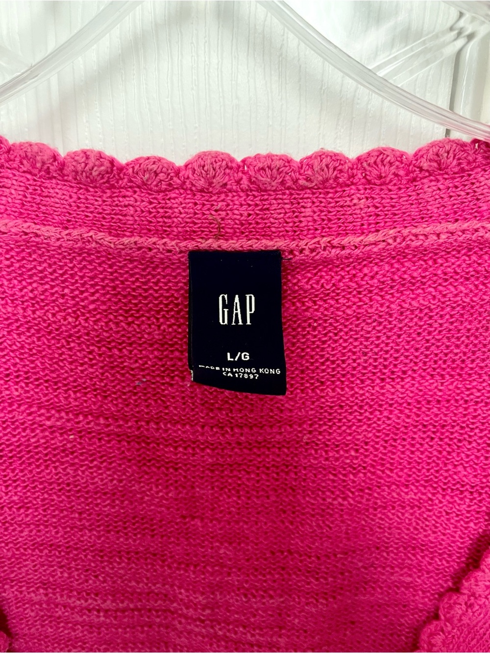 GAP Vibrant Fuchsia Pink Scalloped Cropped Knit Cardigan - Picture 2 of 3